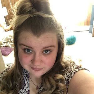 Meet your Posher, Alia